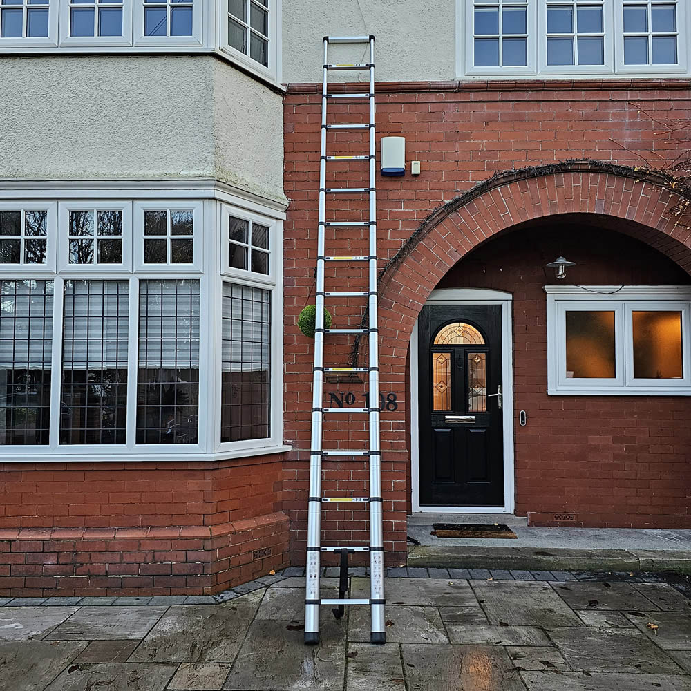 Samuel Alexander Aluminium Telescopic Extendable Multi-Purpose Loft Ladder 4.7m Image 2