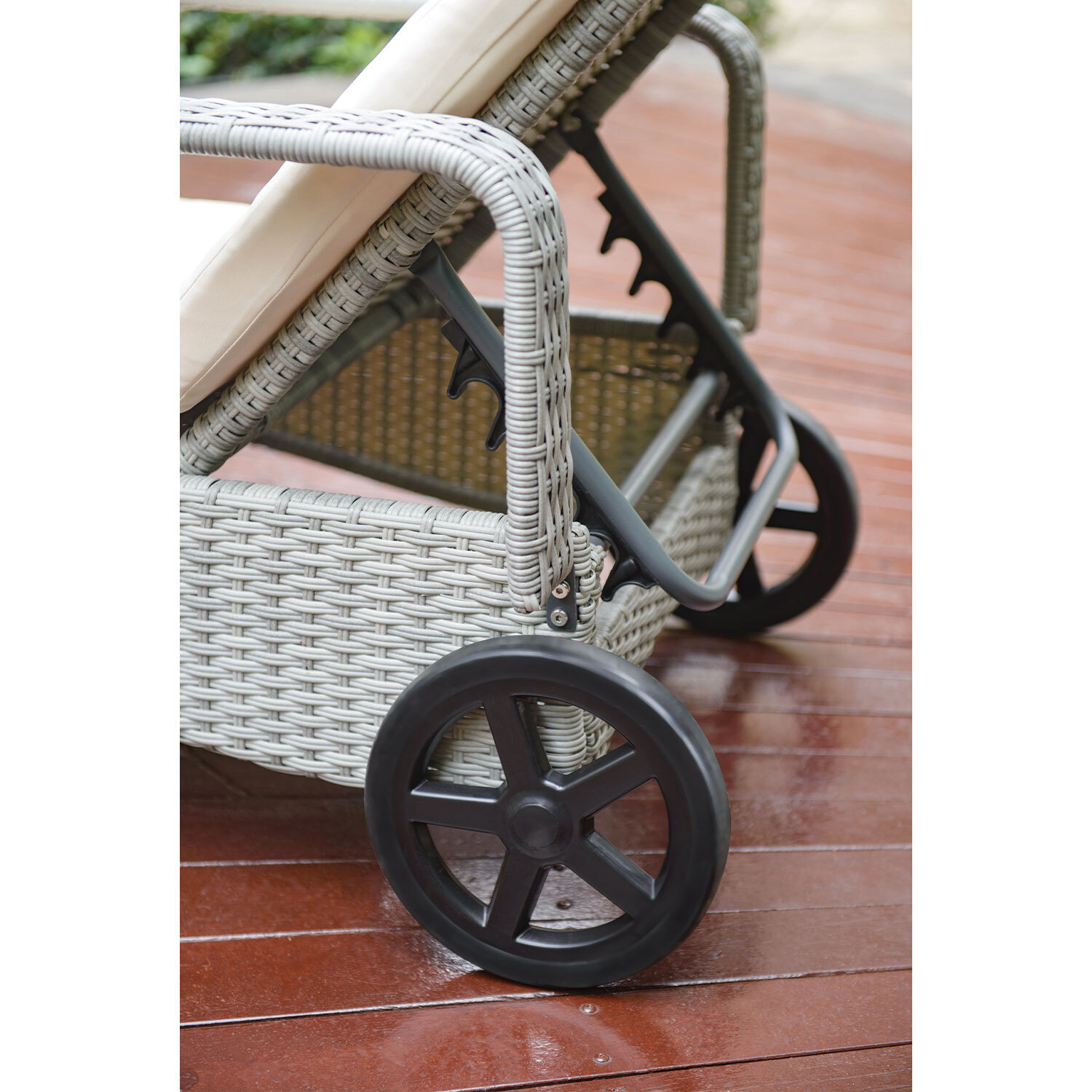 Verona Lounger Image 5