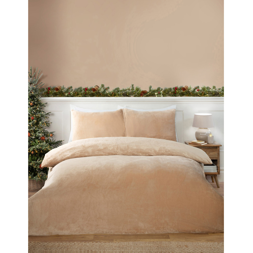 Gingerbread Embossed Fleece Duvet Set Natural Double Image 2