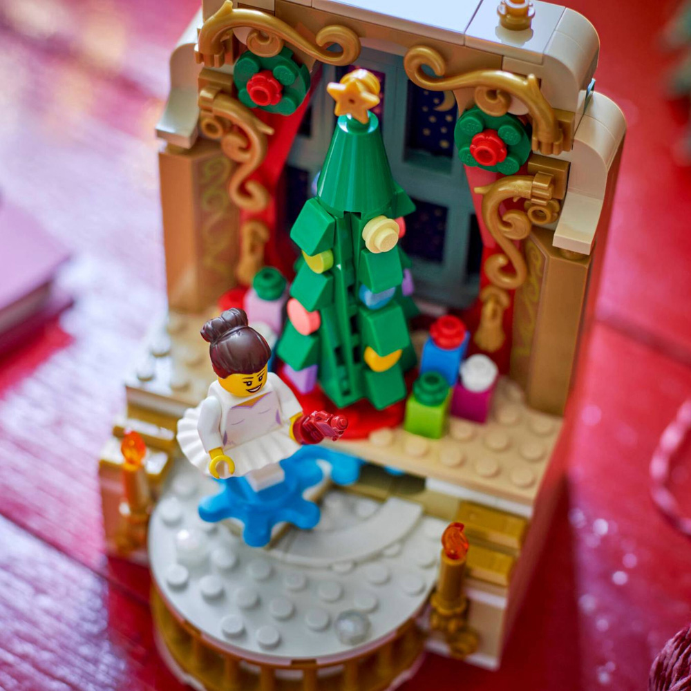 LEGO 40701 Ballerina and Nutcracker Scene Set 244 Piece Image 5
