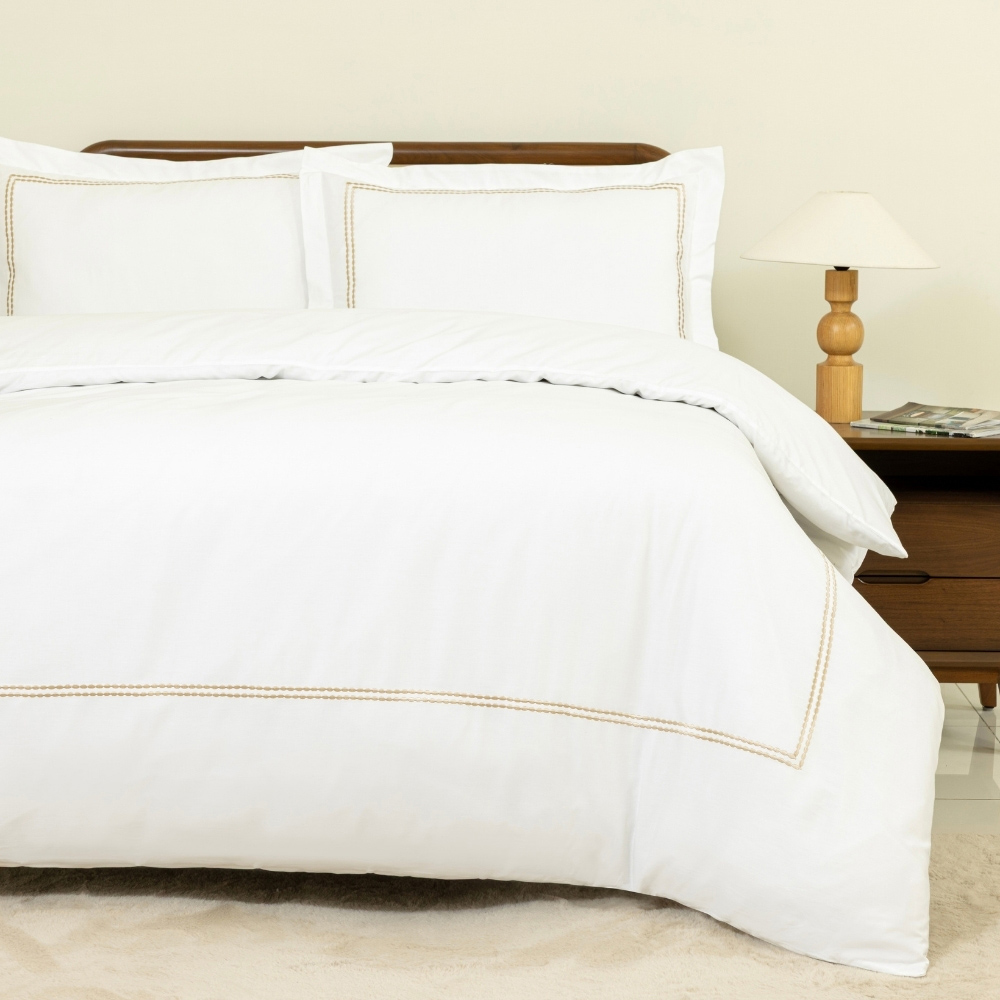 MHG Living King Size Kensington Gold 200 Thread Count Duvet Cover Set Image 1