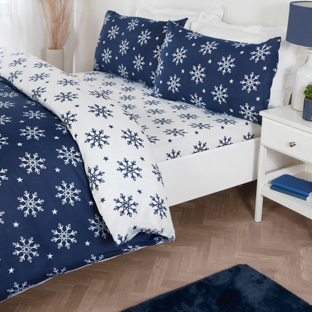 Serene Snowflake Single Microfibre Fabric Reversible Duvet Cover Set Image 4