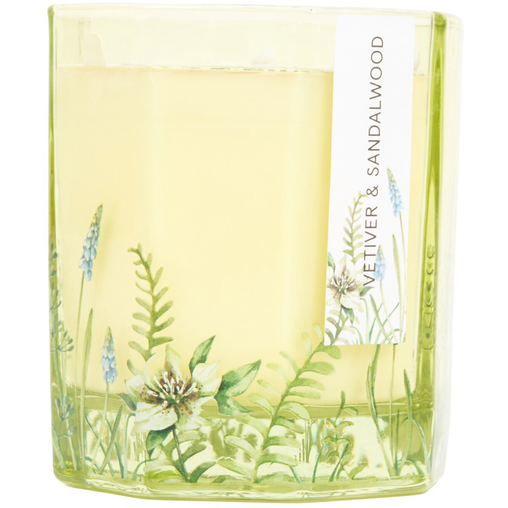 Vetiver and Sandalwood Candle Image 3