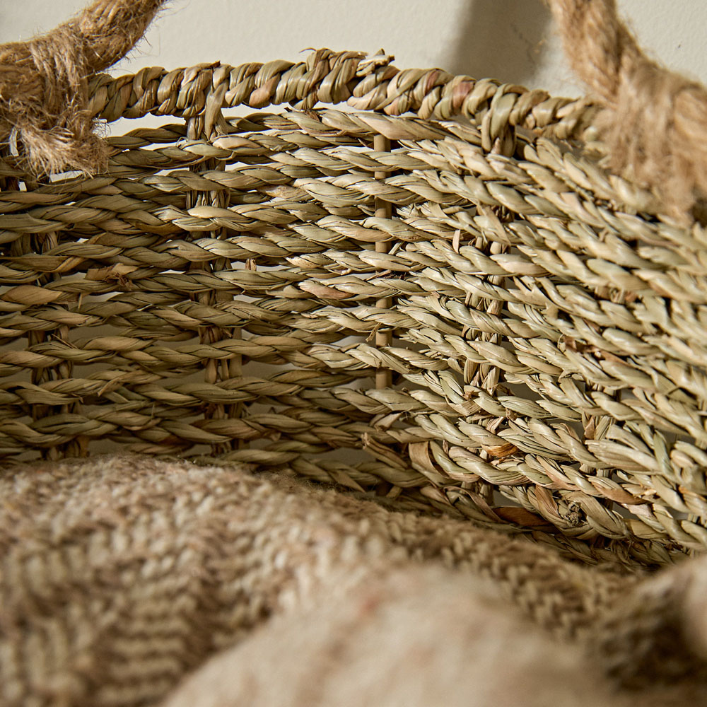 Dibor Natural Seagrass Woven Rope Finish Wall Basket Image 4