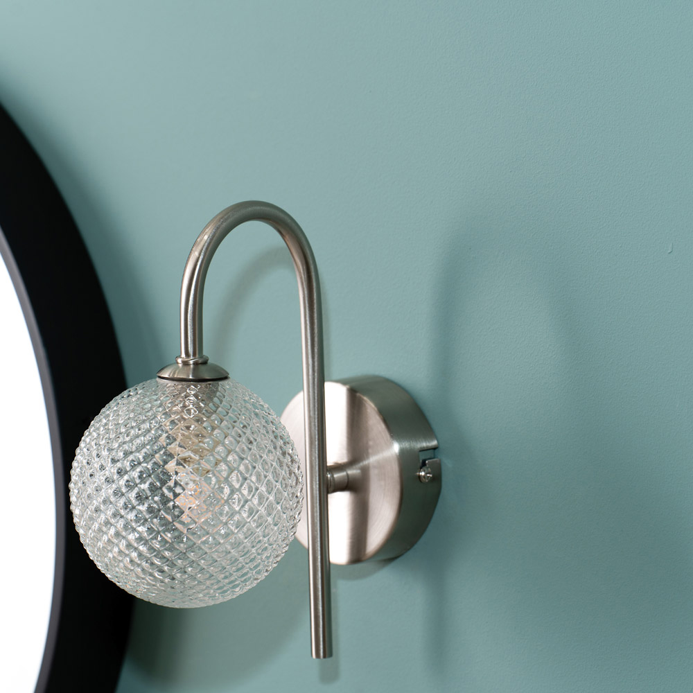 ValueLights Elle Brushed Chrome Cut Glass LED Wall Light Image 4