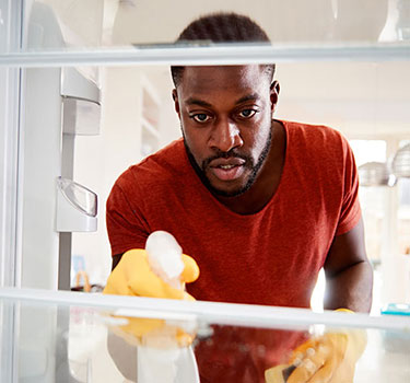 Cleaning fridge freezer tips