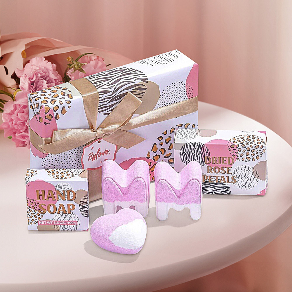 Living and Home 5 Piece Rose and Lavender Bath Bomb Gift Set Image 3