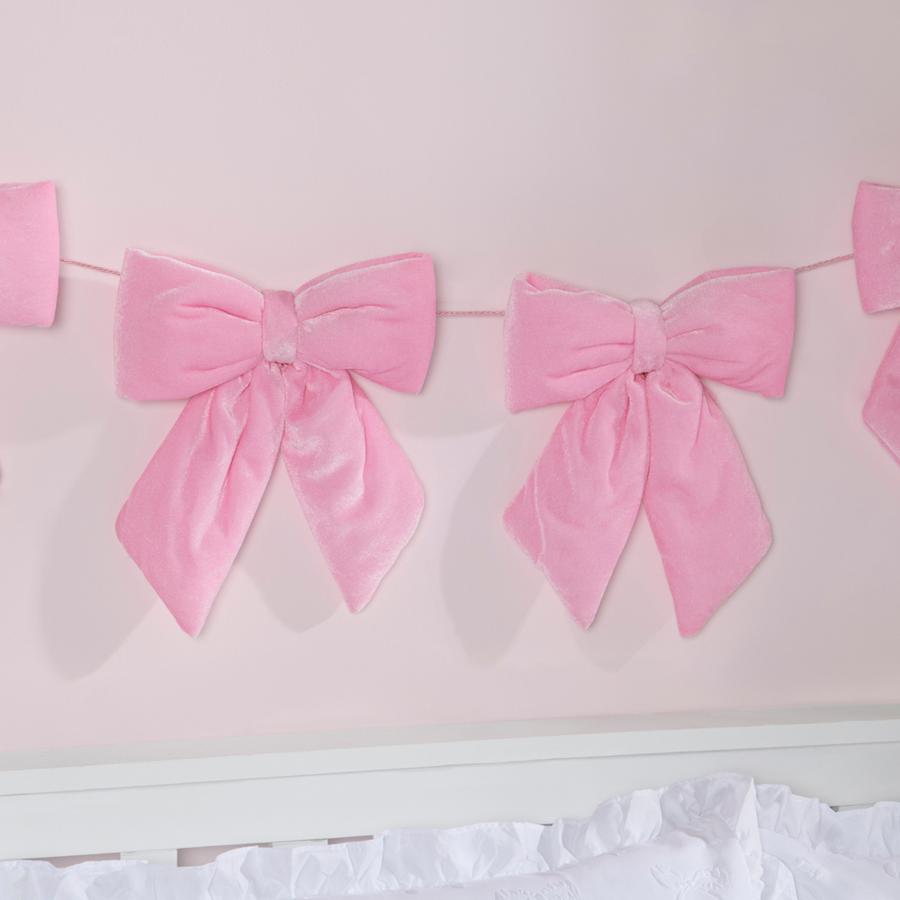 Bow Cushion Garland Pink Image 4
