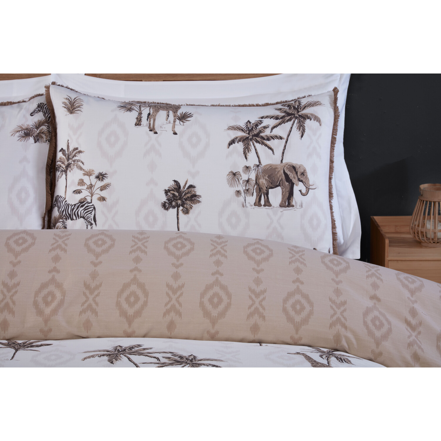 Nahara Duvet Cover and Pillowcase Set - Natural / King Image 3