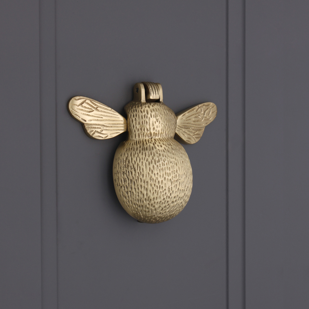 Spira Brass Satin Brass Bumble Bee Door Knocker Image 2