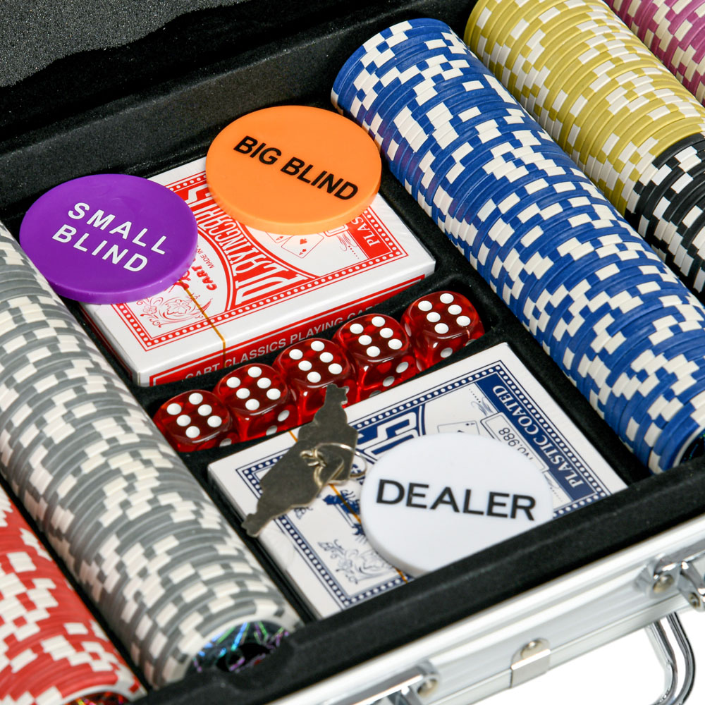 SPORTNOW 500 Piece Poker Chips Set with Mat Aluminium Case and 2 Decks of Cards Image 4