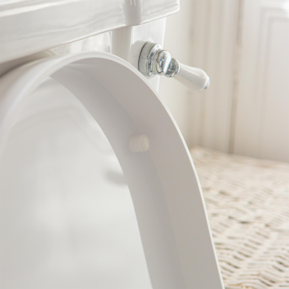Harbour Housewares White Square Soft Close Toilet Seat 2 Pack Image 4
