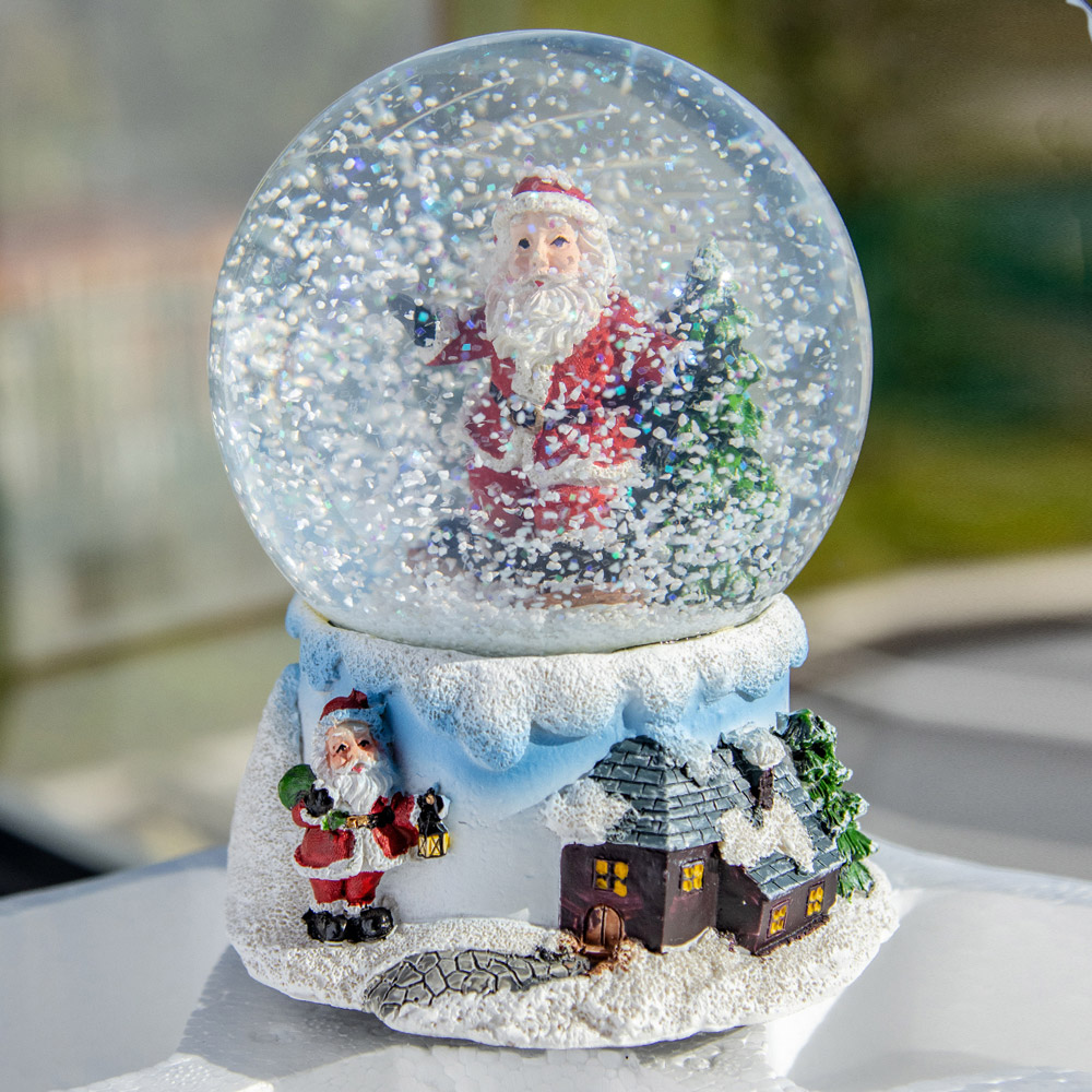 The Christmas Workshop Wind Up Musical Santa Snow Globe Decoration Image 2