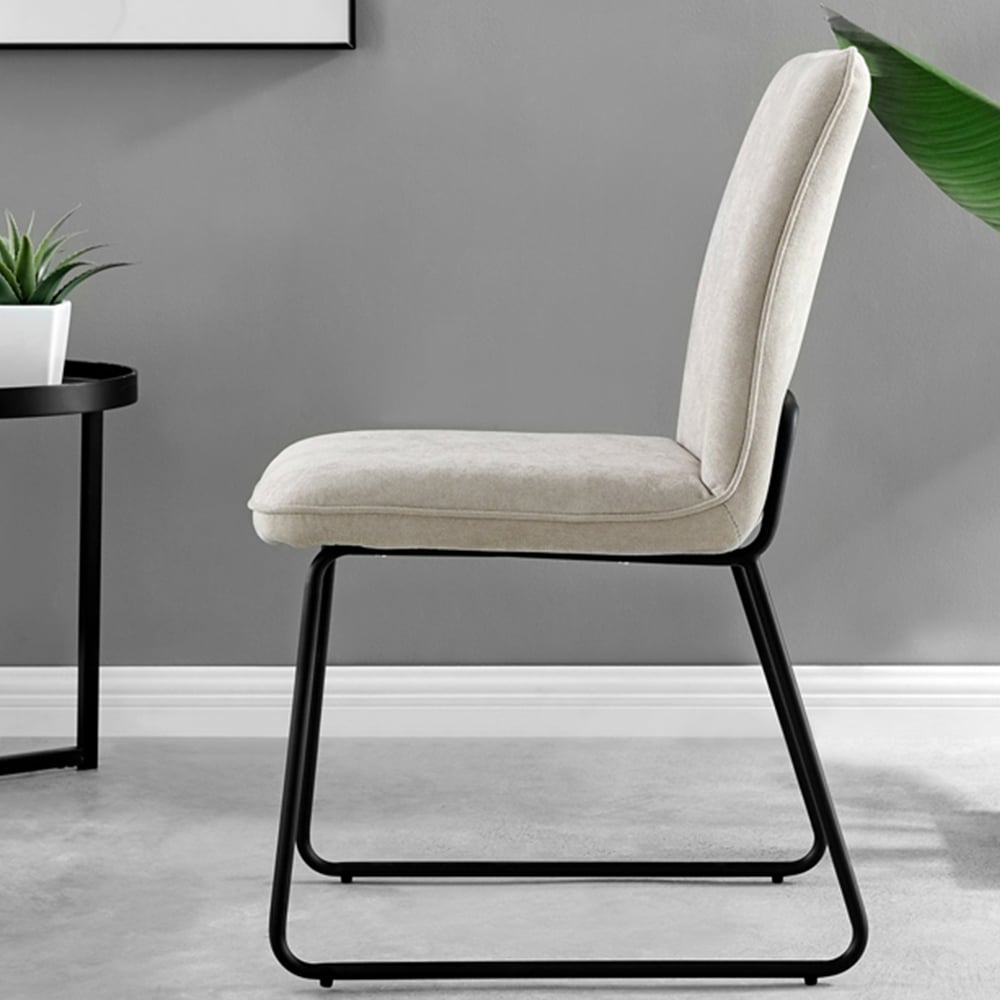 Furniturebox Molini Harley 6 Seater Dining Set Black Gloss and Taupe Image 4