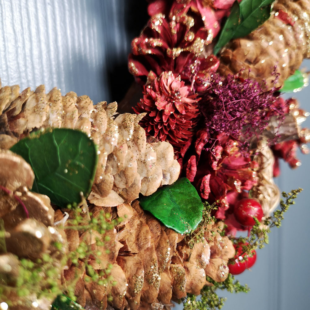 Samuel Alexander Christmas Wreath with Pine Cones and Berries Gold and Red 36cm Image 3