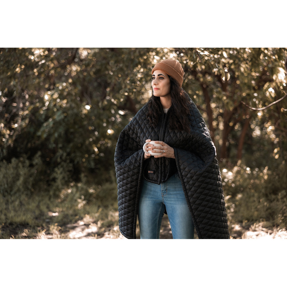Thaw Black Quilted Rechargeable Heated Wrap 2.0 with Power Bank Image 2