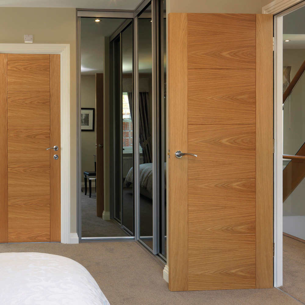 JB Kind Tigris Oak Indoor Veneered Internal Door 1981 x 610mm Image 2