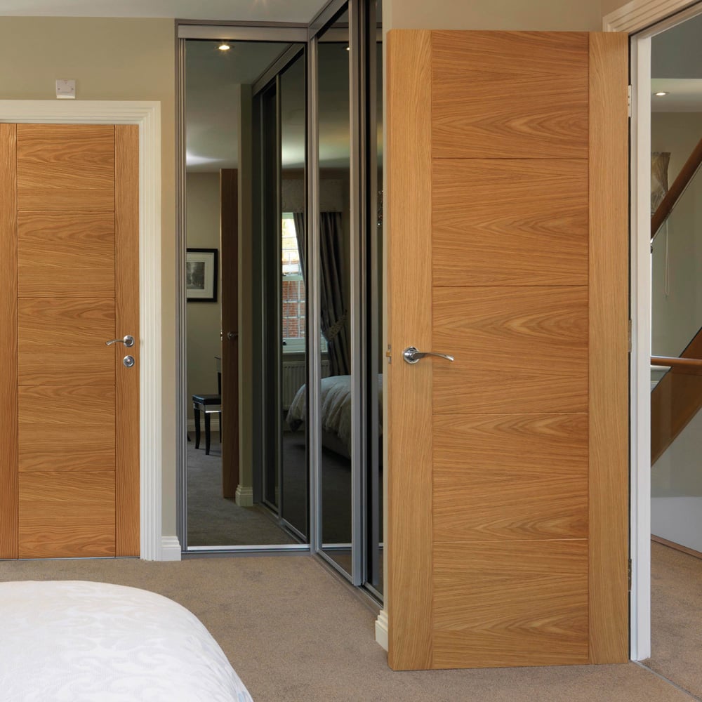 JB Kind Tigris Oak Indoor Veneered Internal Door 2040 x 826mm Image 2