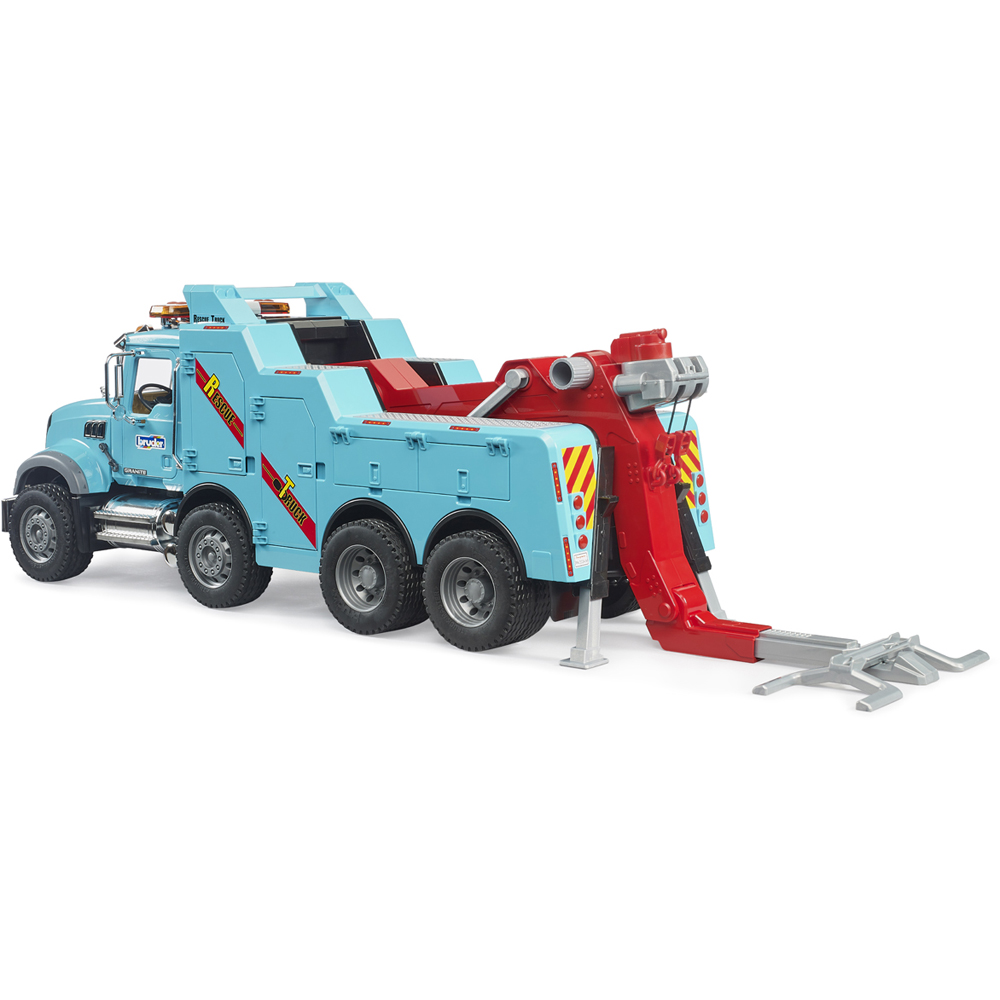 Bruder MACK Granite Light and Sound Heavy Tow Truck Image 7