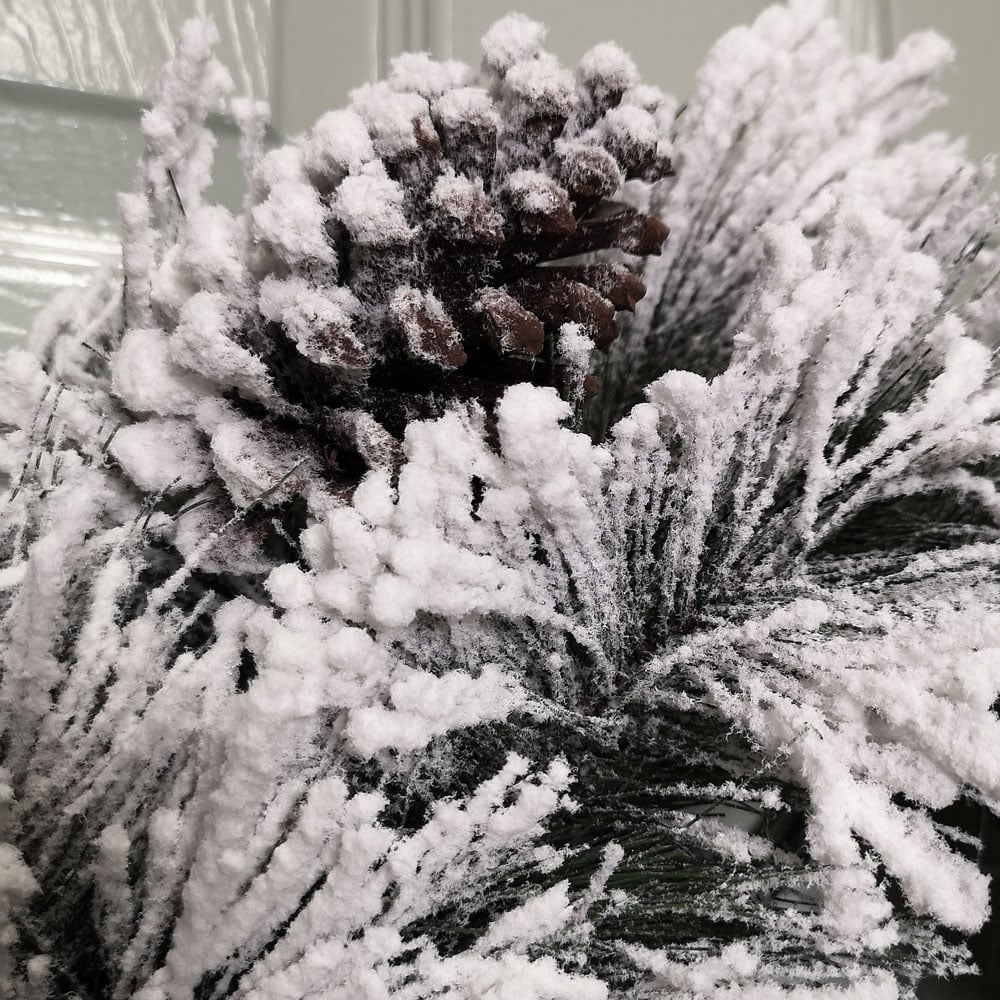 Premier Snow Flocked Wreath 50cm with Acorns Image 6