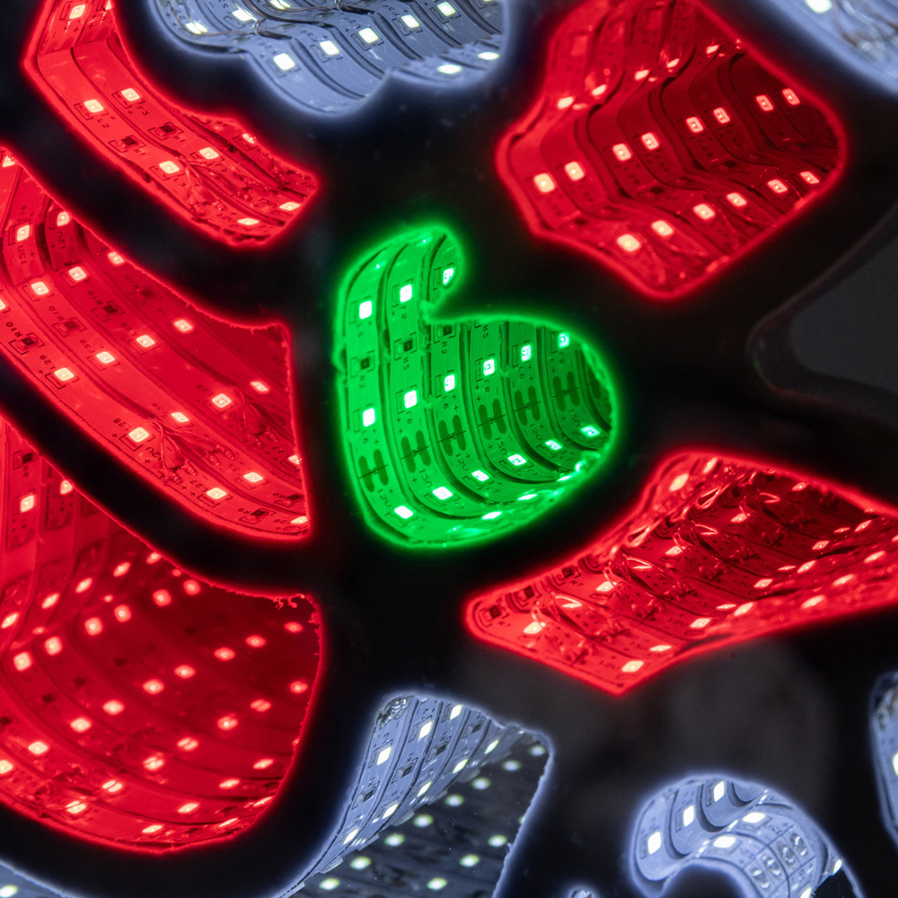 Samuel Alexander Light Up Santa with Present Christmas Infinity Mirror 60cm Image 5