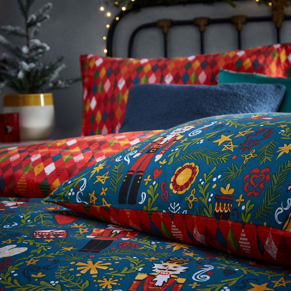 furn. Nutcracker Double Navy Duvet Set Wilko