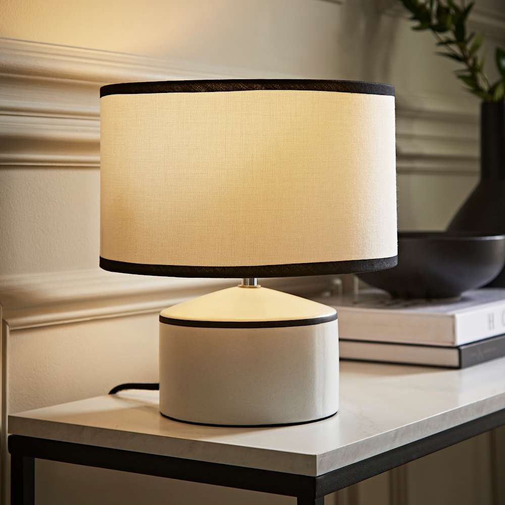 ValueLights Julia Black Trim Ceramic Table Lamp with Linen Shade and Bulb Image 6