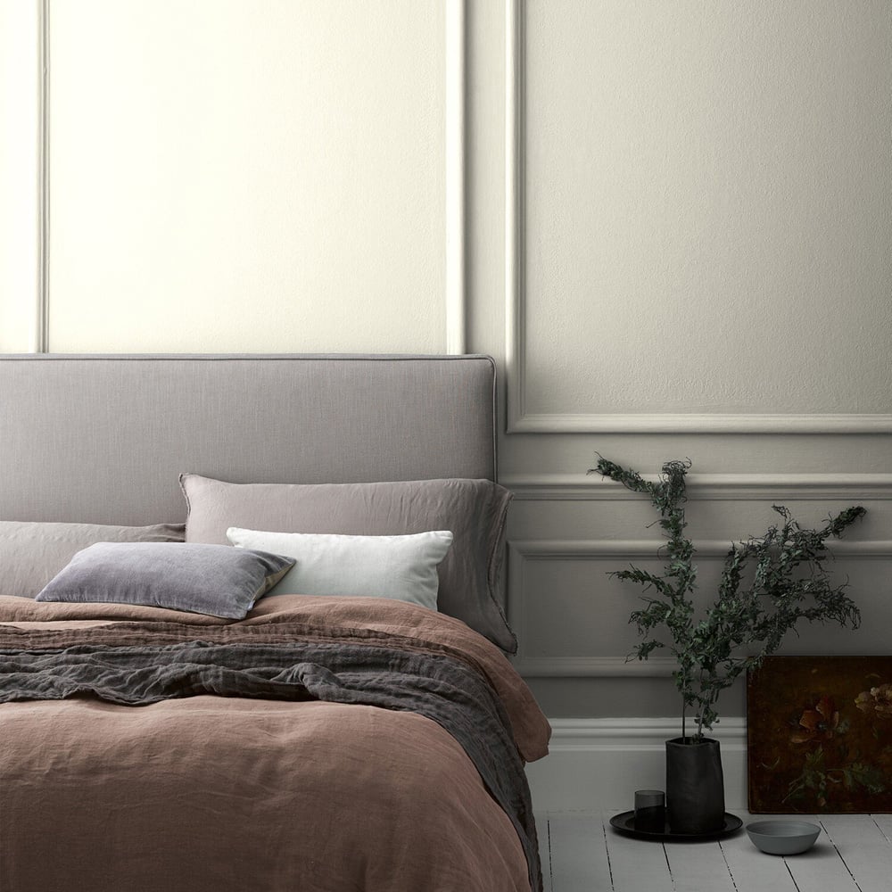 Crown Crafted Walls & Wood Collectors White Luxurious Flat Matt Paint 2.5L Image 4