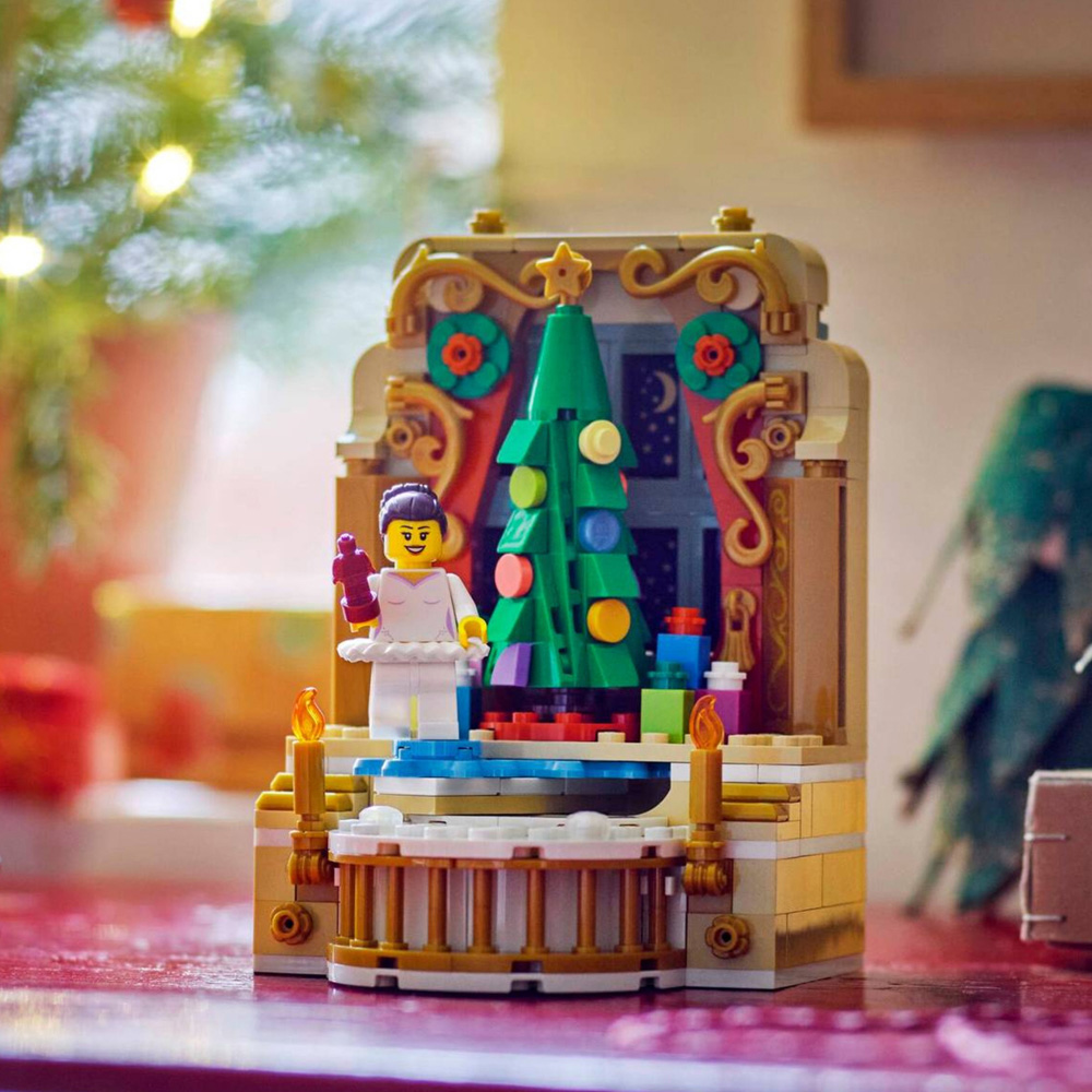LEGO 40701 Ballerina and Nutcracker Scene Set 244 Piece Image 3