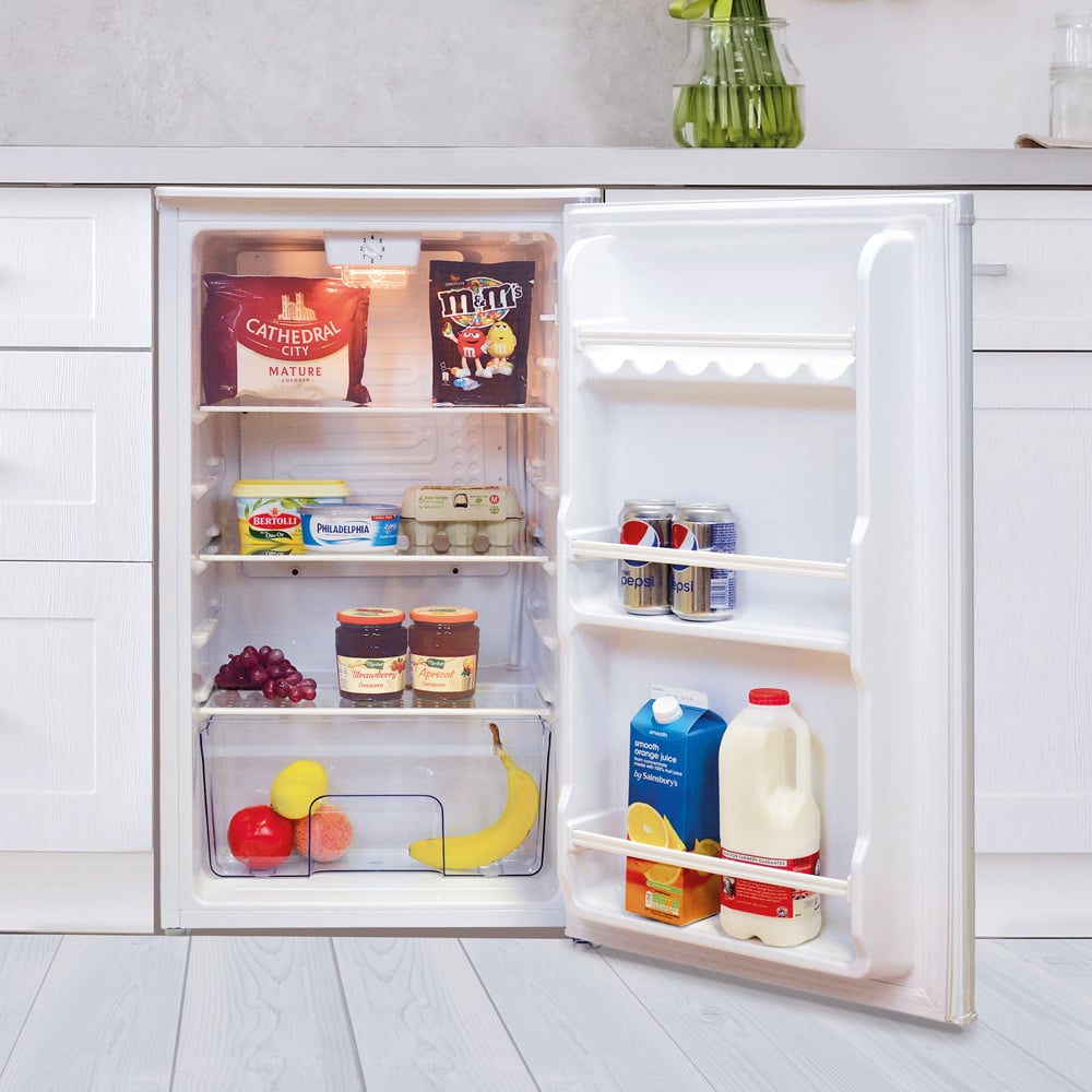 Igenix IG3960E White 92L Under Counter Larder Fridge Image 2