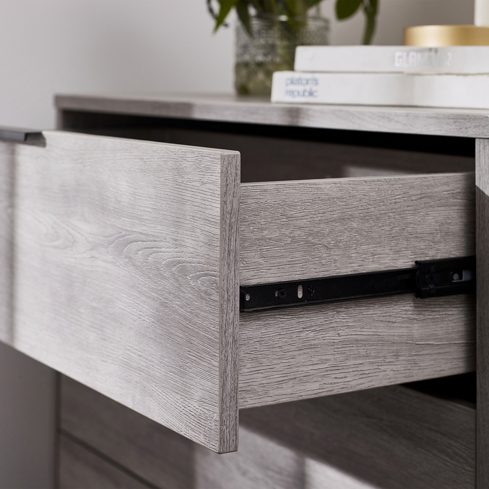 Julian Bowen Bali 4 Drawer Grey Oak Chest of Drawers Image 6