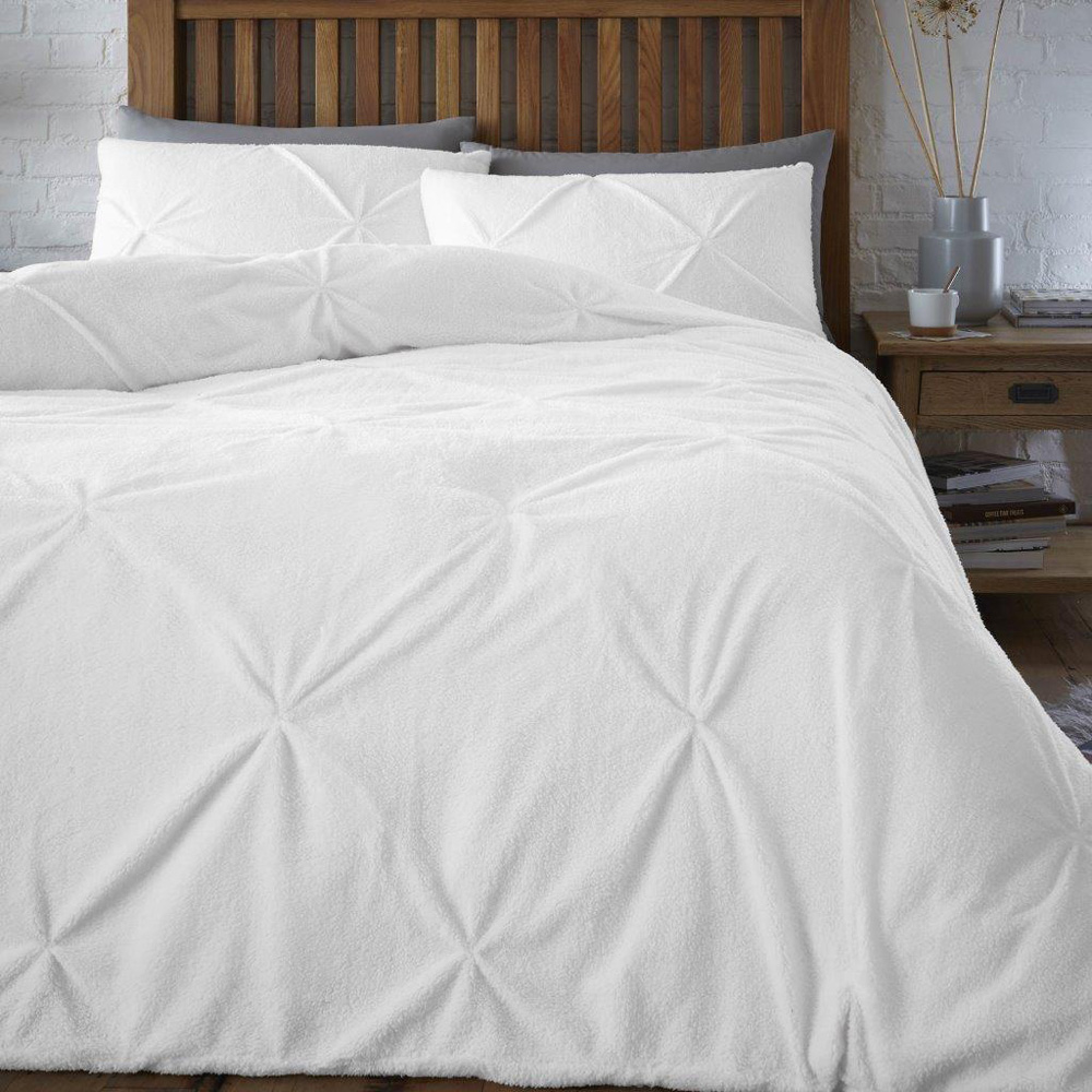 Smart Living Chiswick Single White Pintuck Duvet Set Image 3