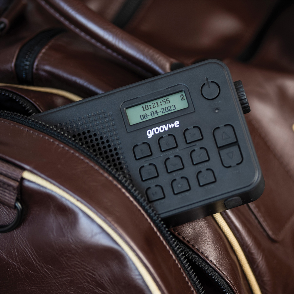 Groov-e Madrid Rechargeable DAM and FM Radio with Bluetooth Image 5