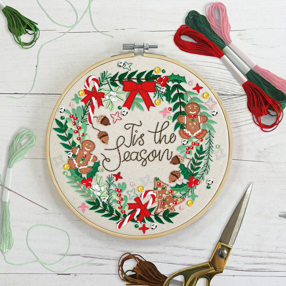 Sew & So On Multicoloured Christmas Wreath Embroidery Craft Set 8 inch Image 2