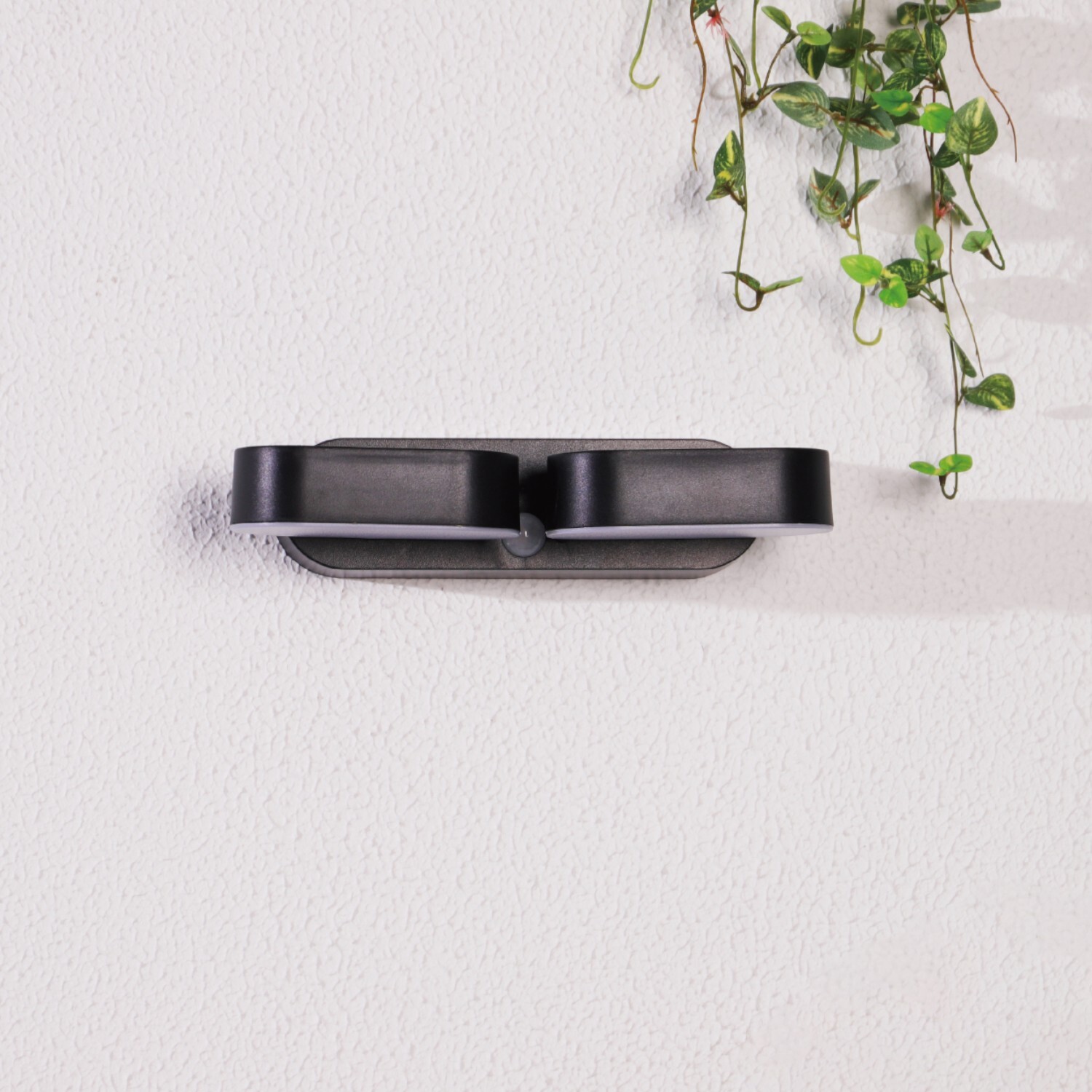 Rotatable Dual Sensor Security Light Black Image 3