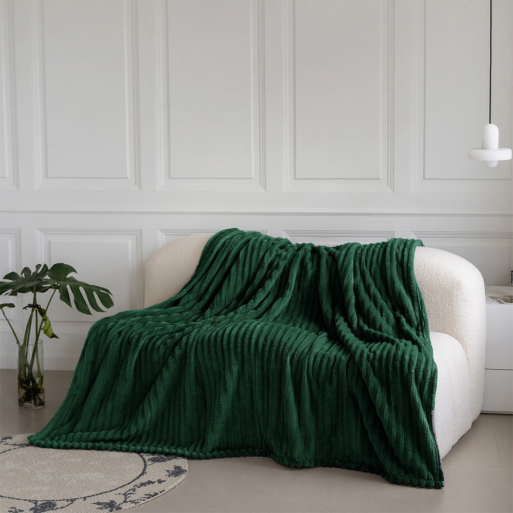 Velosso Bellissima Emerald Plush Throw 100 x 150cm Image 2