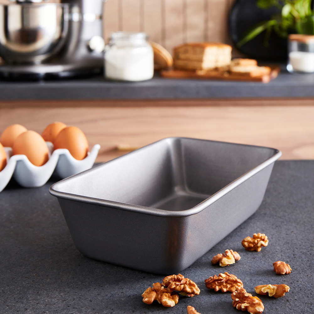 Morphy Richards Muffin Tin with Square Cake Tin and Loaf Tin Image 6