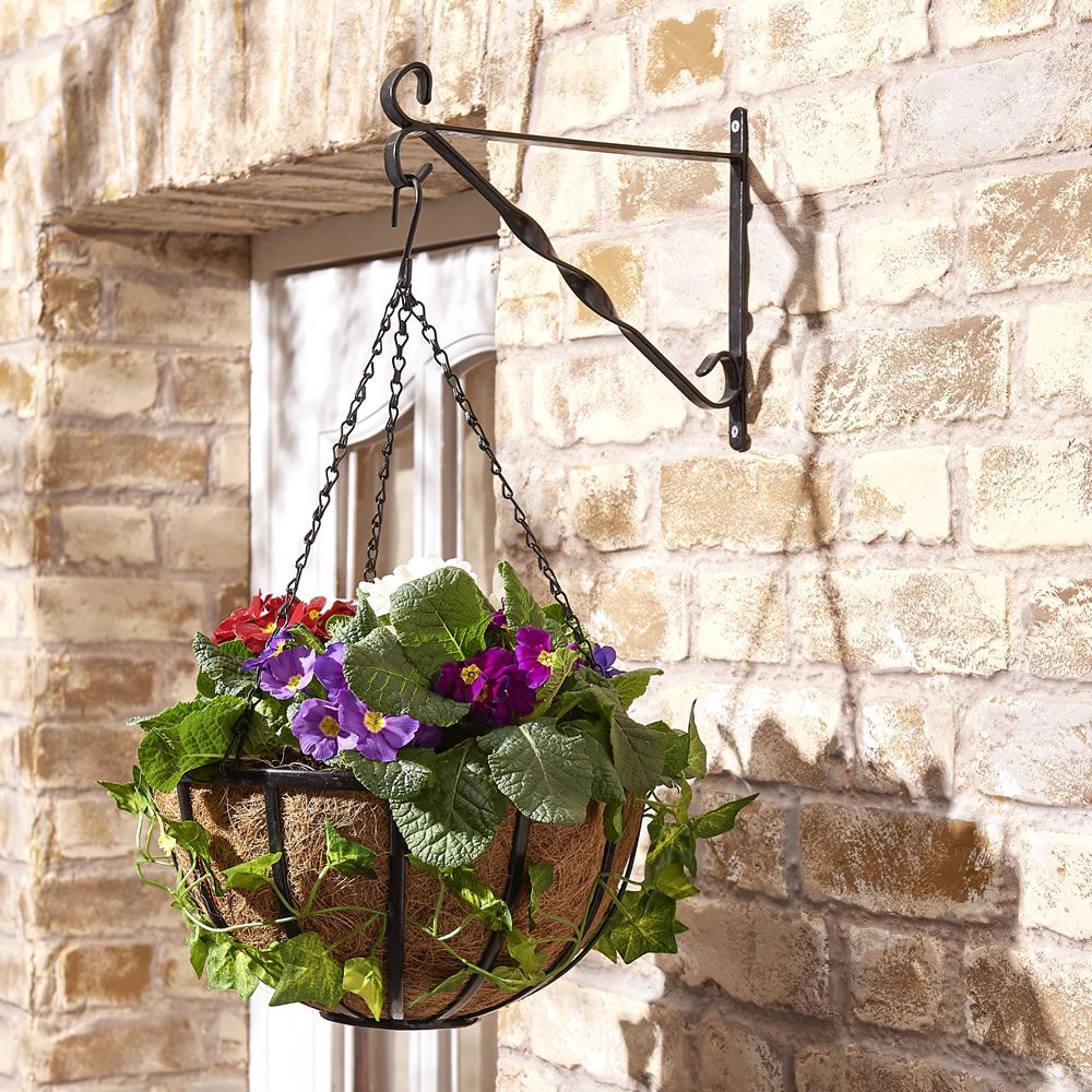 Wilko 30cm Iron Hanging Basket Round With Liner Image 2