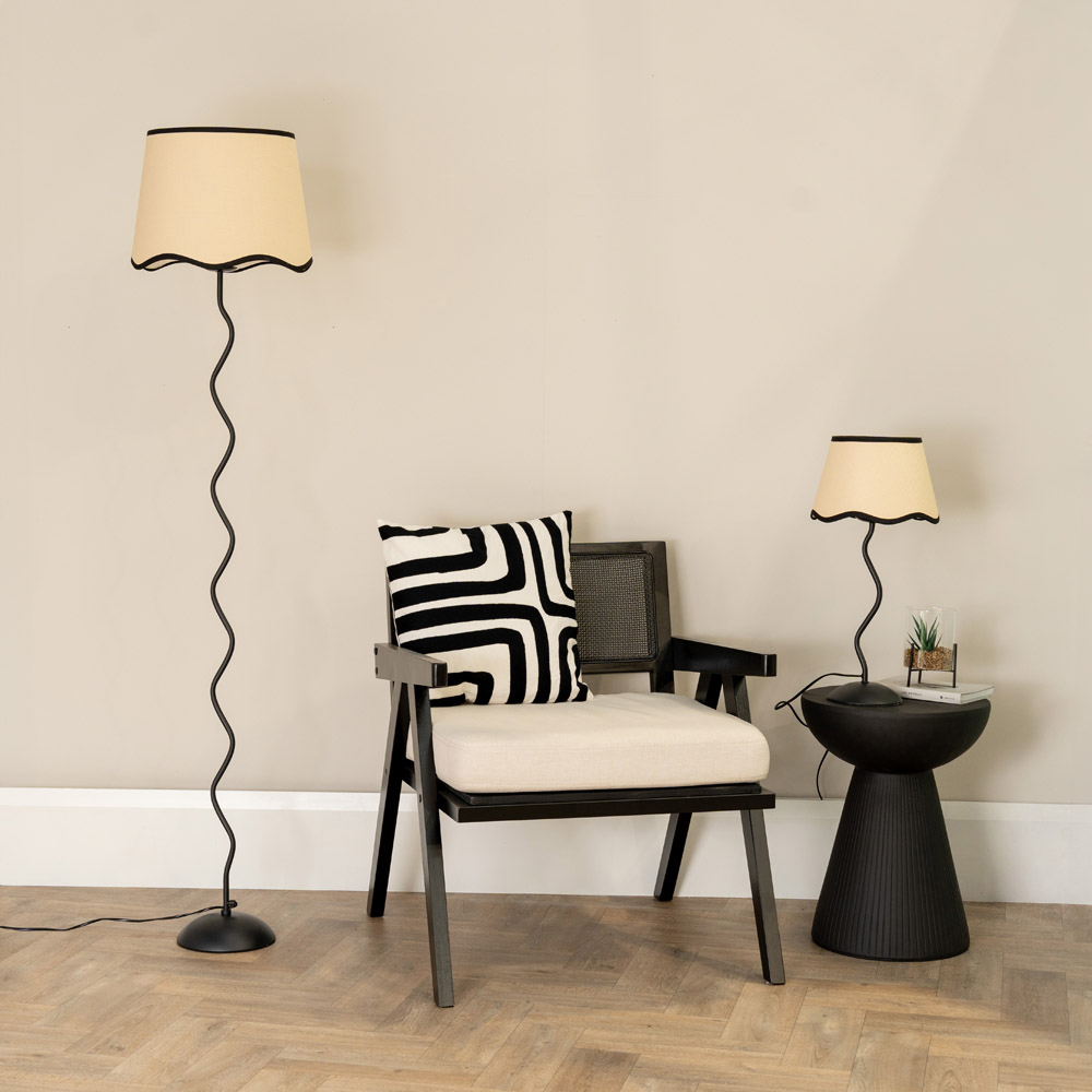ValueLights Wiggle Linen Scallop Black Edge Shade Black Metal Stem LED Table Lamp Image 5