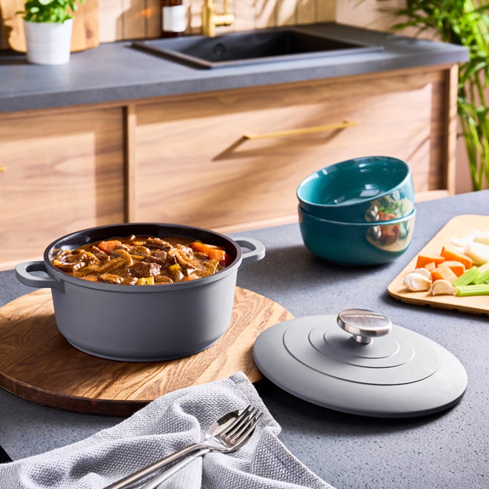Morphy Richards 20cm 2.3L Grey Cast Aluminium Casserole Dish Image 2