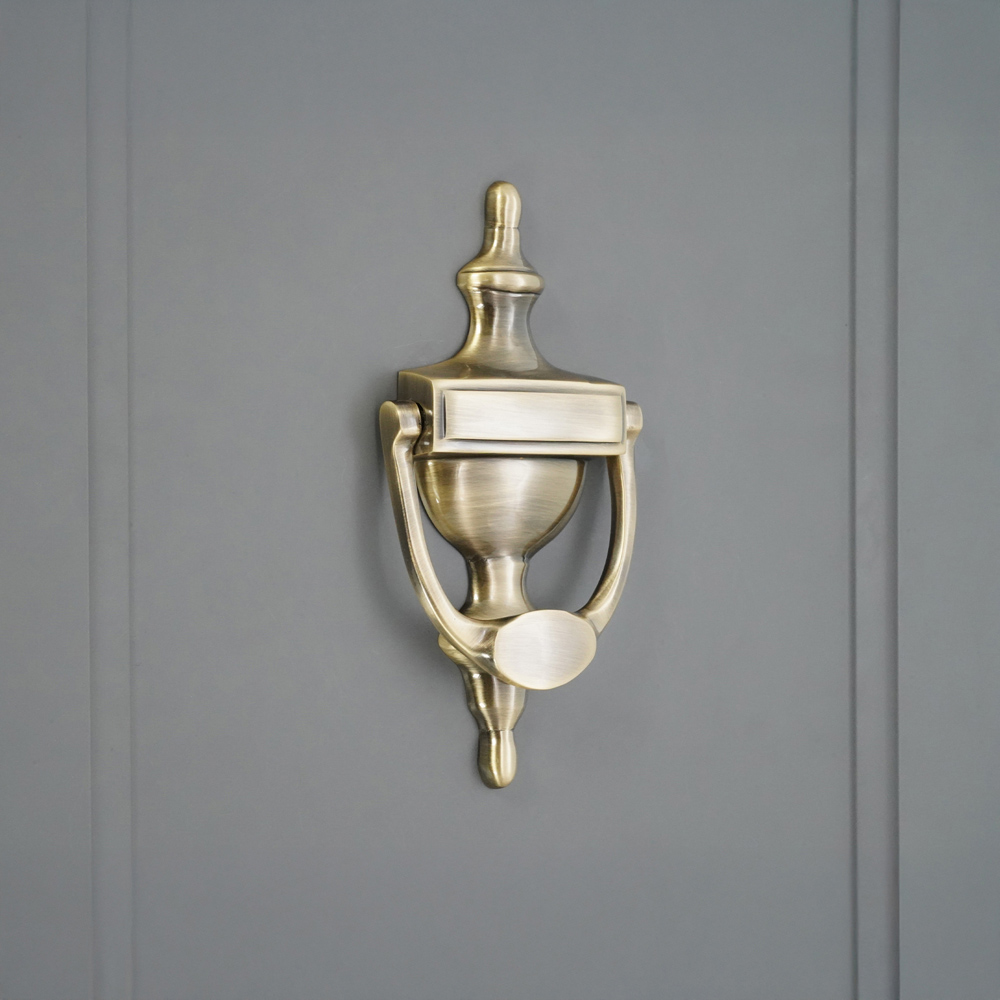 Spira Brass Antique Brass Victorian Small Door Knocker Image 2