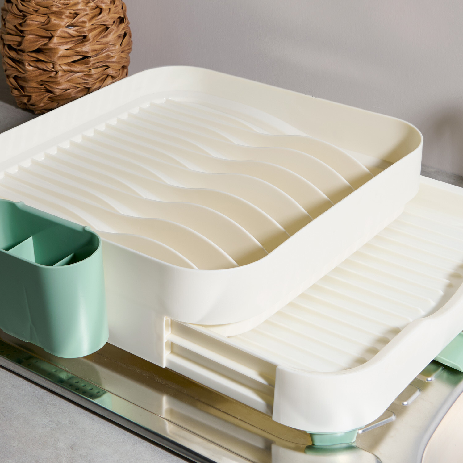 Kitchen Master Expanding Dish Rack Cream Image 2