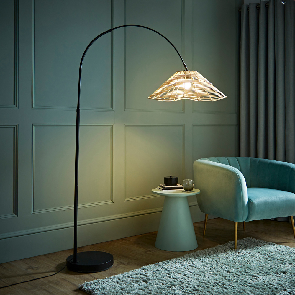 ValueLights Louis Natural Wicker Tapered Shade Black Curved LED Floor Lamp Image 2