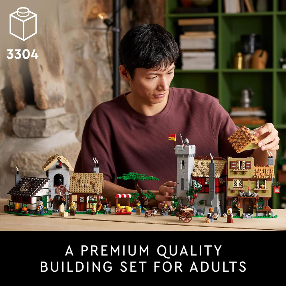 Lego 10332 Medieval Town Square Image 4