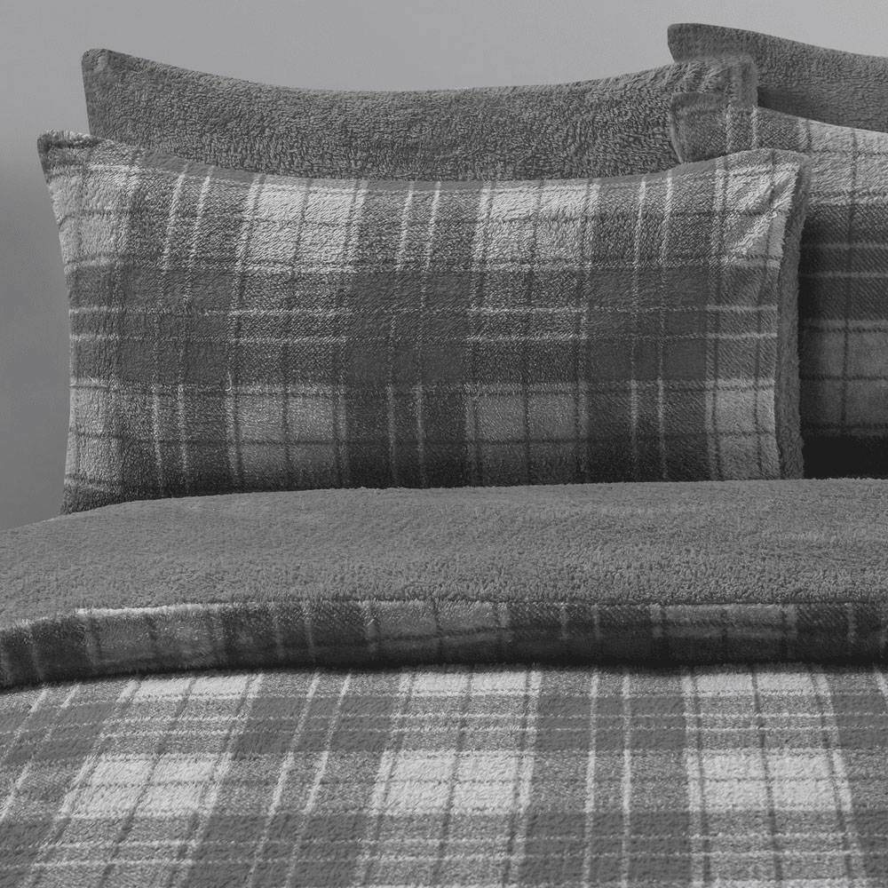Velosso Super King Size Grey Check Teddy Fleece Duvet Set Image 2