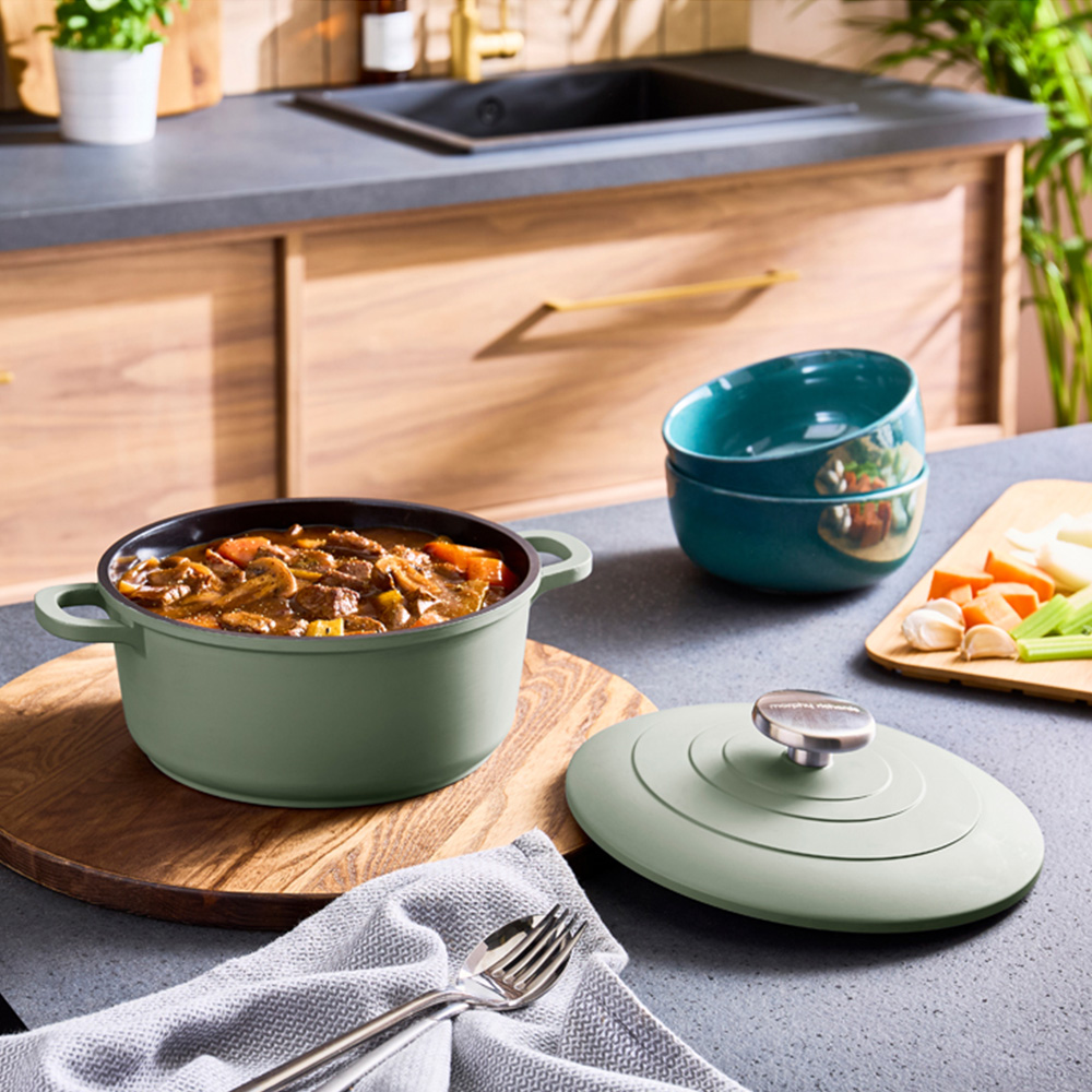 Morphy Richards 20cm 2.3L Green Cast Aluminium Casserole Dish Image 2