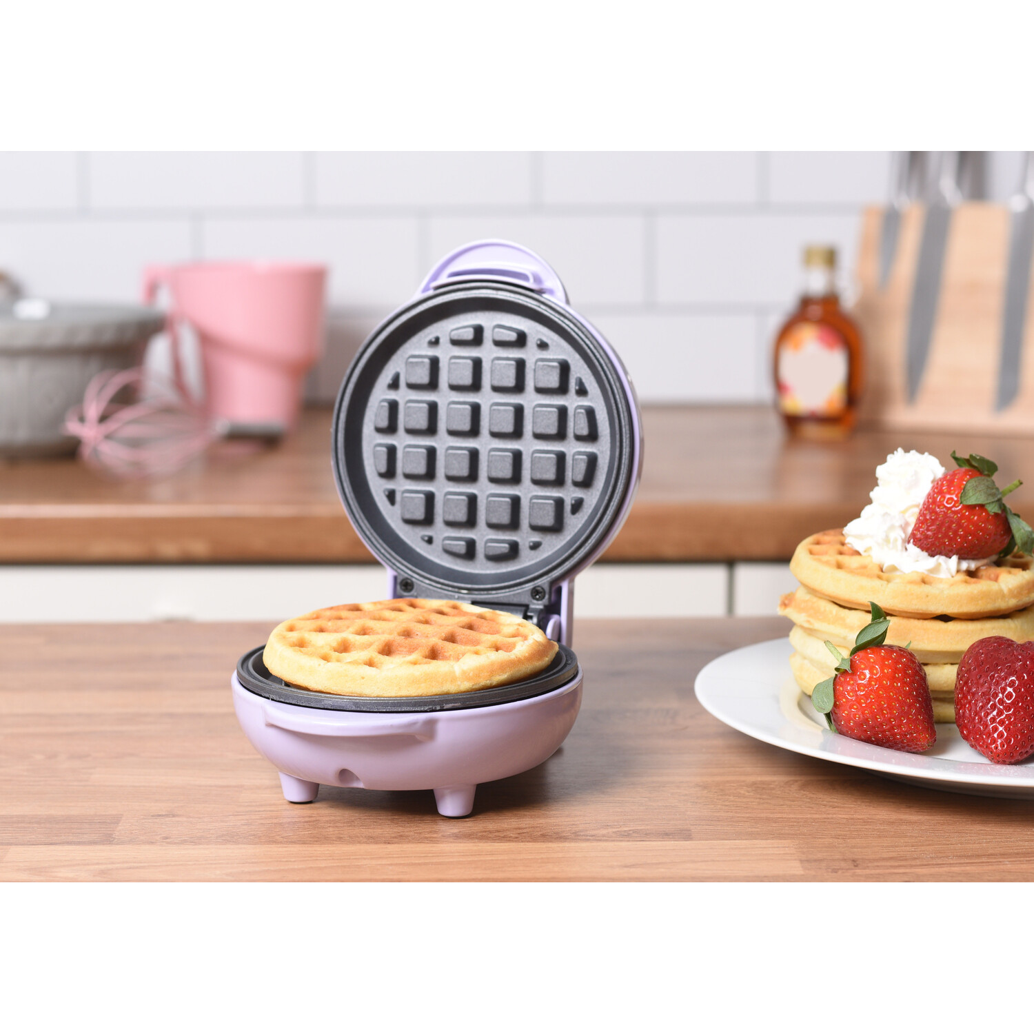 Purple 2.5 inch Mini Waffle Maker Image 4