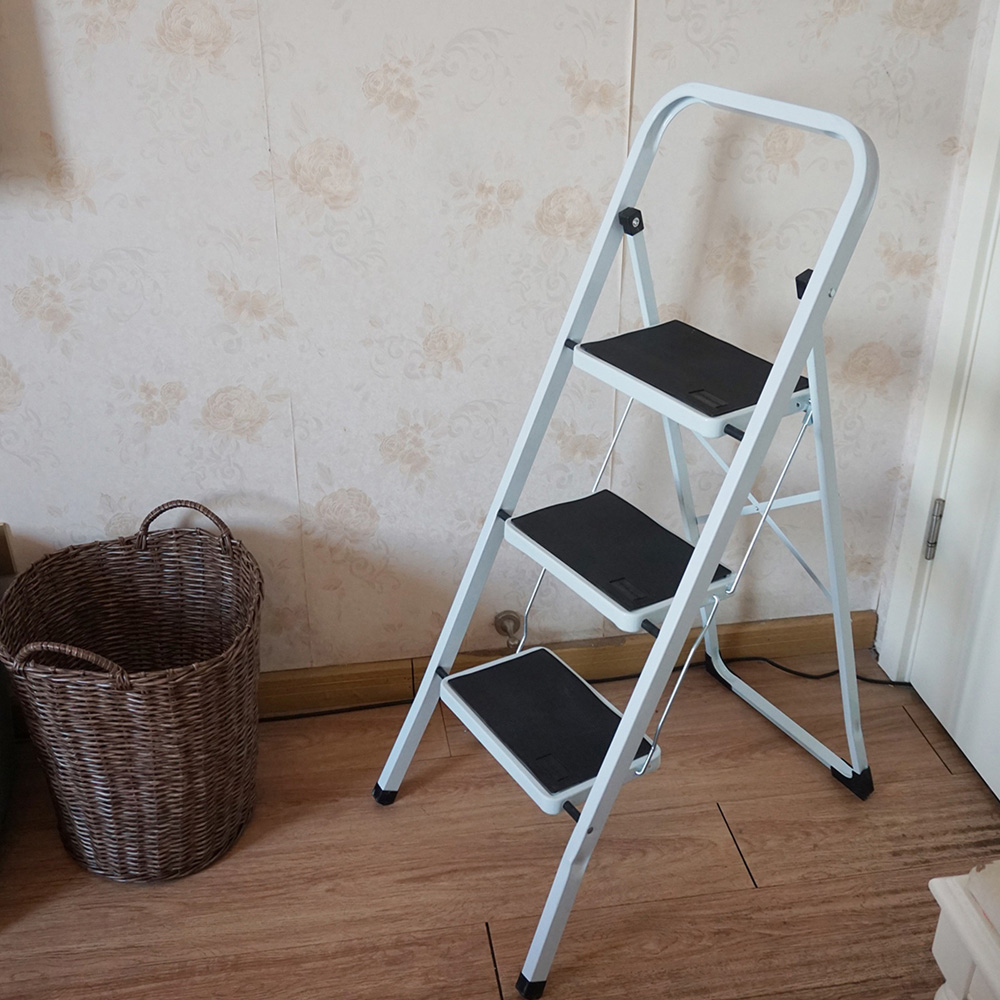 Gr8 Home 3 Step Non Slip Folding Ladder Image 7