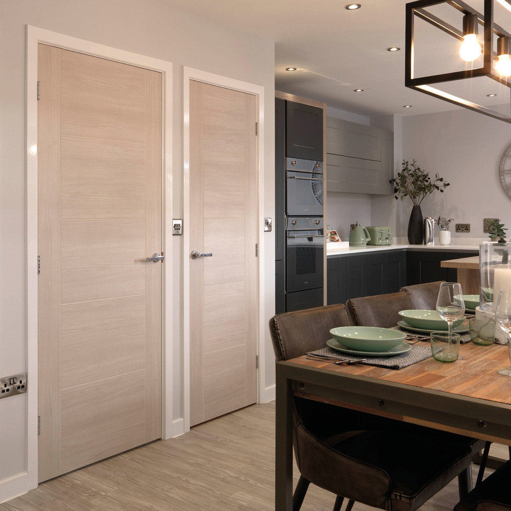 JB Kind Tigris Ivory Laminated Finished Internal Door 1981 x 686mm Image 2