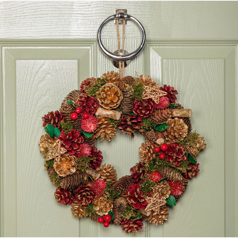 Samuel Alexander Red Wreath with Berries and Pinecones 36cm Image 9
